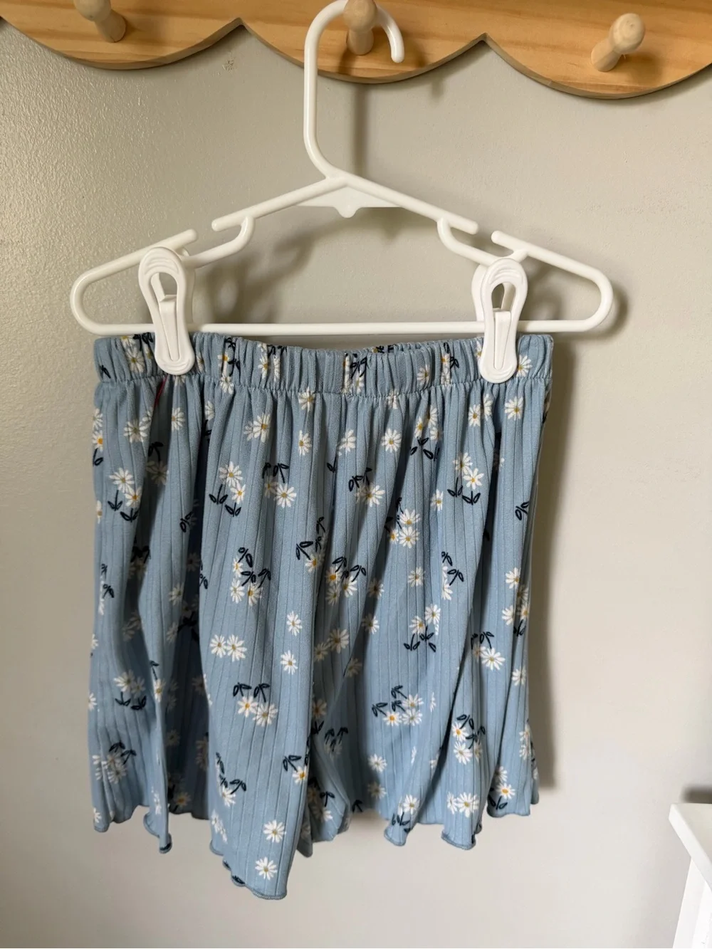 Lily Bleu Blue/White Floral Ribbed 2pc Top & Shorts Set Size 12 V-Neck